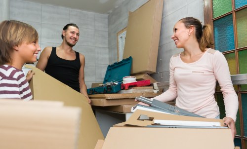 Mover assessing load volume for a Clapham flat removal