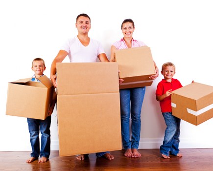 Movers Clapham team handling a move safely with protective equipment